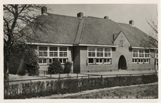 10347 Gezicht op de voorgevel van de Christelijke Lagere School (Groenekanseweg) te Groenekan (gemeente Maartensdijk) ...